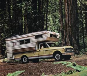 Chevrolet C20 Fleetside Pickup with Open Road Camper 1969 года
